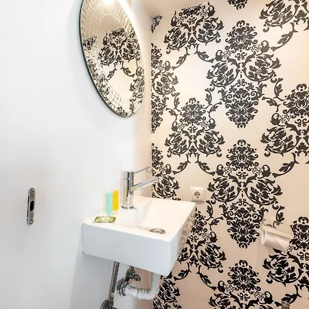 Guestready - Fantastic W Big Patio - Bairro Alto Apartment Lisbon