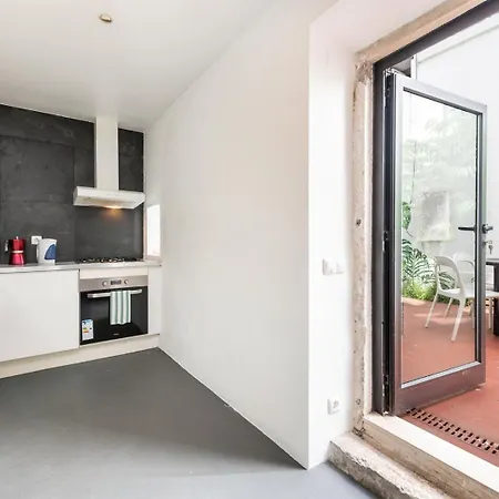Guestready - Fantastic W Big Patio - Bairro Alto * Lisboa